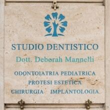 Logo Studi dentistici Mannelli